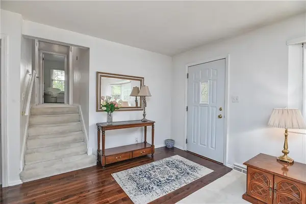 10204 W 70th ST, Merriam, KS 66203