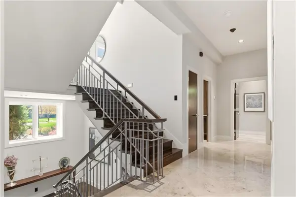 4824 W 144th TER, Leawood, KS 66224