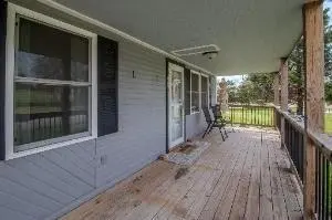403 Locust ST, Harrisonville, MO 64701