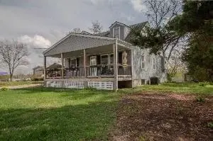 403 Locust ST, Harrisonville, MO 64701