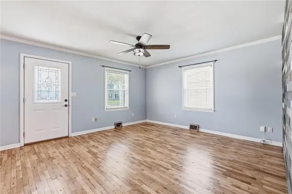 310 E Nichols ST, Spring Hill, KS 66083