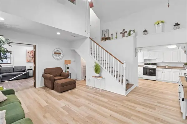 1205 SW South AVE, Blue Springs, MO 64015