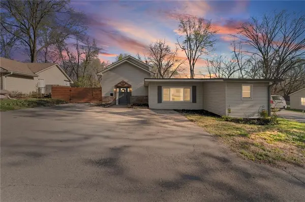 1205 SW South AVE, Blue Springs, MO 64015