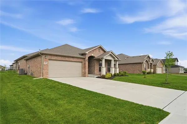 22662 W 89th ST, Lenexa, KS 66227