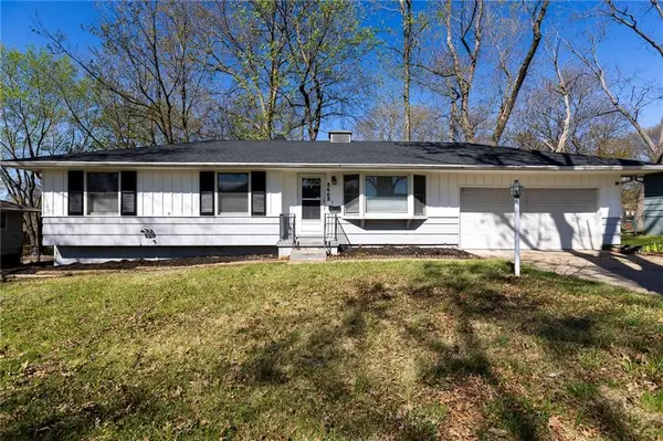 8608 Kentucky AVE, Raytown, MO 64138