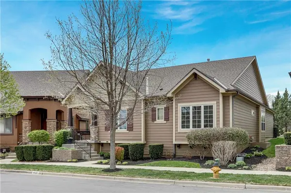8528 Cardinal ST,  Lenexa,  KS 66219