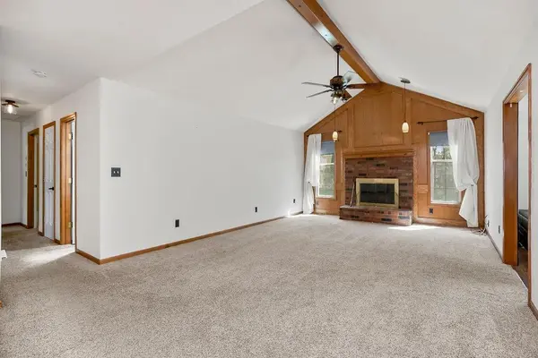 1901 Fairground DR, Pleasant Hill, MO 64080