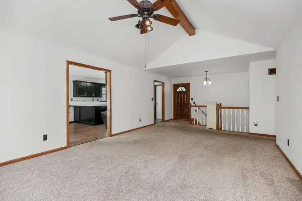 1901 Fairground DR, Pleasant Hill, MO 64080