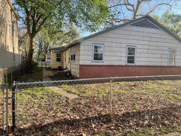 201 S Walnut ST, Pittsburg, KS 66762