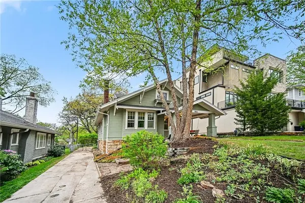 5016 Wyoming ST, Kansas City, MO 64112