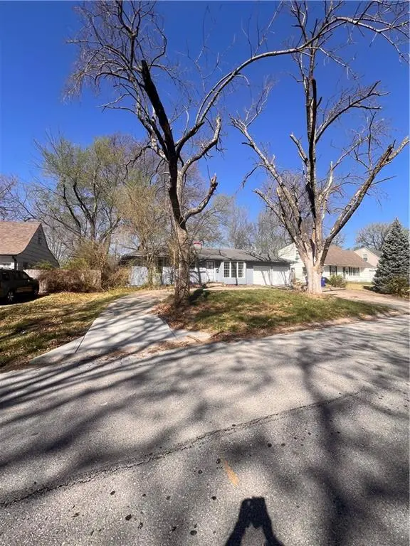 13624 Parker AVE, Grandview, MO 64030
