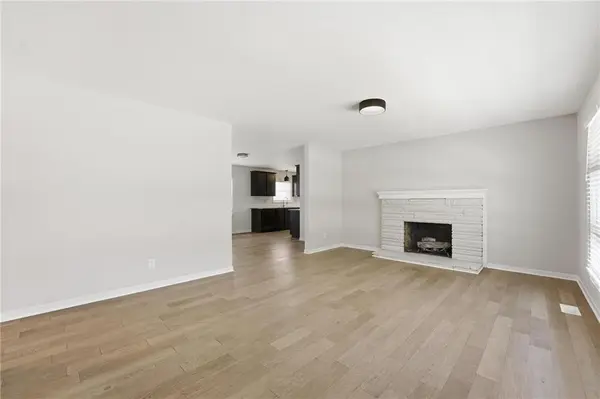 8018 Nall AVE, Prairie Village, KS 66208