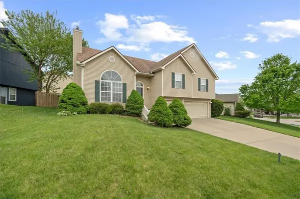 8567 N Ava AVE, Kansas City, MO 64154