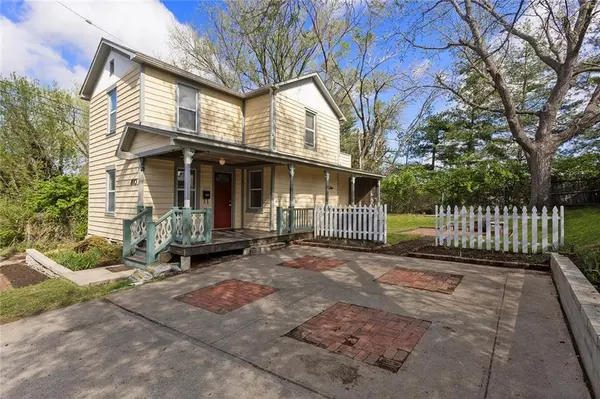 810 W 16th ST, Kansas City, MO 64108