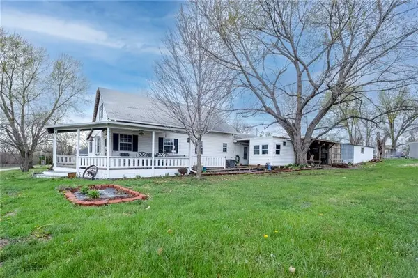 215 W 1st ST, Burlington Jct, MO 64428