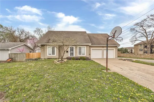 4704 El Monte ST, Roeland Park, KS 66205