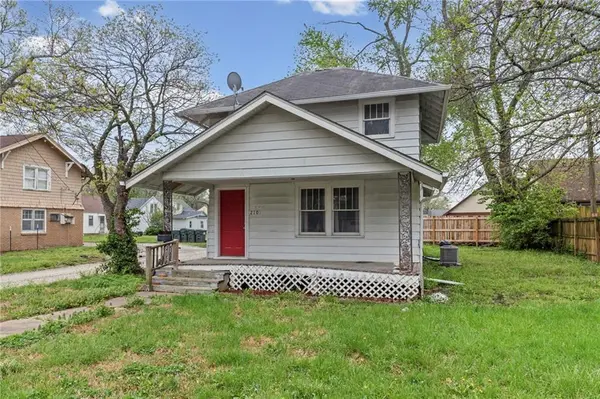 210 E 12th ST, Ottawa, KS 66067