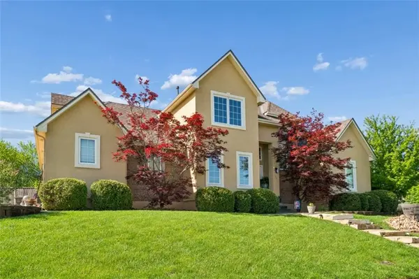 1011 Foxtail DR, Grain Valley, MO 64029