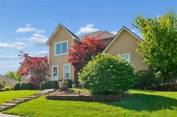 1011 Foxtail DR, Grain Valley, MO 64029