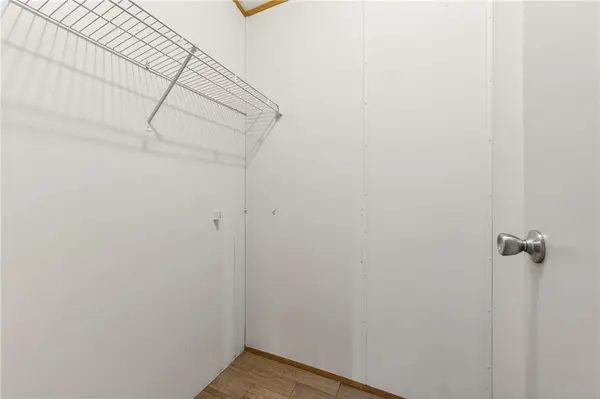 8205 E 255th TER, Freeman, MO 64746