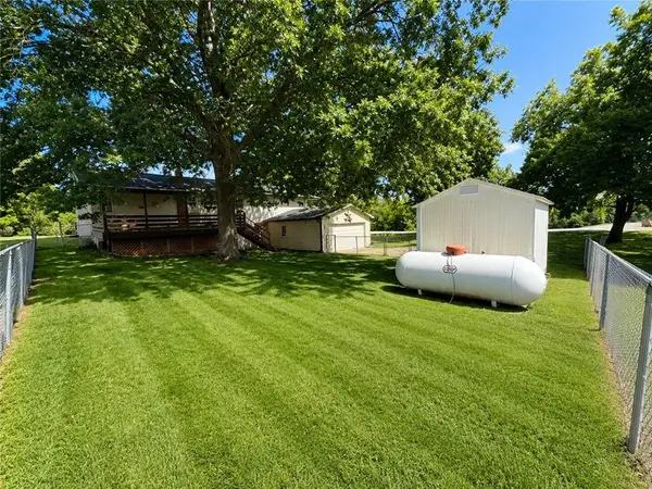 130 NE 1271 RD, Knob Noster, MO 65336