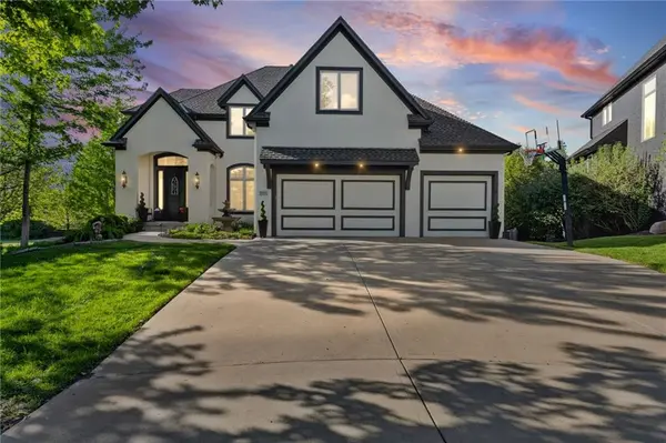 9512 W 162nd ST, Overland Park, KS 66085