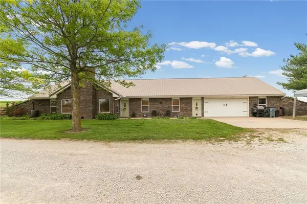 21031 13 HWY, Polo, MO 64671