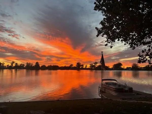 360 Lakeshore DR, Big Lake, MO 64437