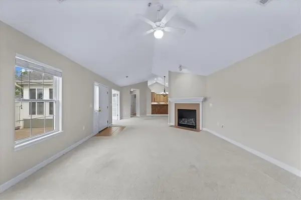 7127 Meadow View ST, Shawnee, KS 66227