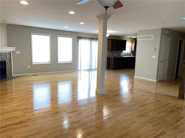 1104 Tamarisk DR, Leavenworth, KS 66048