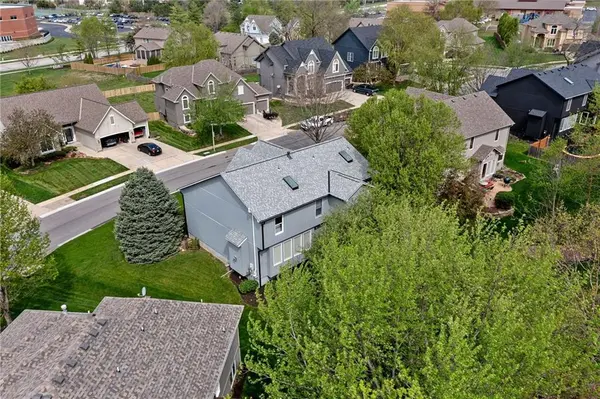 6015 Noreston ST, Shawnee, KS 66218