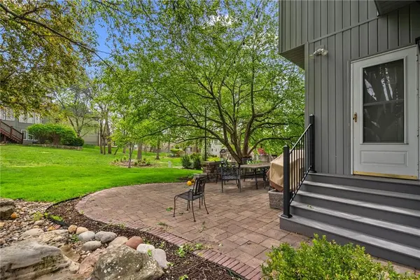 6015 Noreston ST, Shawnee, KS 66218