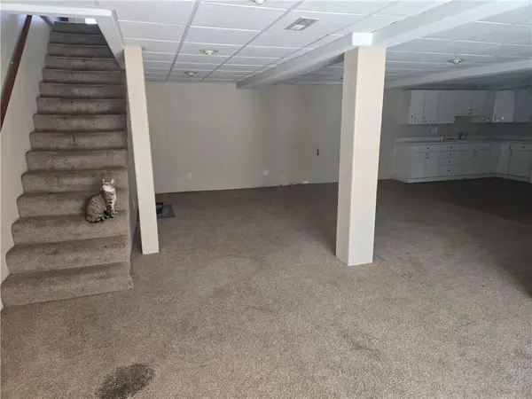 10543 County Road 375 RD, St Joseph, MO 64505