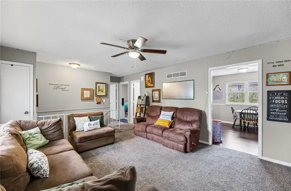 1901 & 1903 SW Skyline DR, Blue Springs, MO 64015