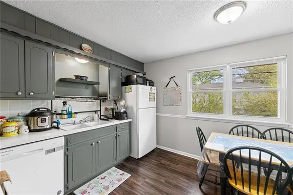 1901 & 1903 SW Skyline DR, Blue Springs, MO 64015