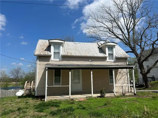 701 W 224 HWY, Wellington, MO 64076