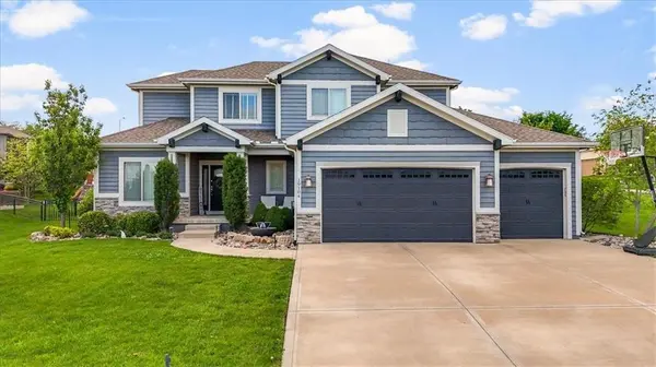 19104 W 100th TER, Lenexa, KS 66220