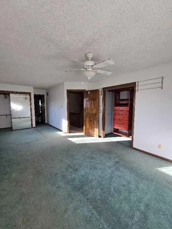412 Frontier RD, Lawrence, KS 66049