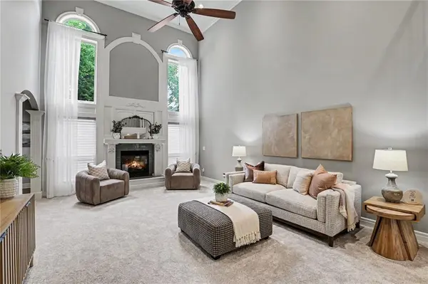9708 Walnut Woods DR, Kansas City, MO 64139