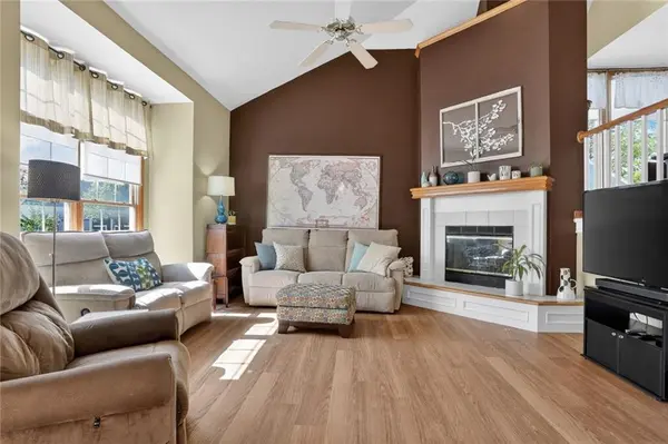 290 W Westhoff PL, Gardner, KS 66030