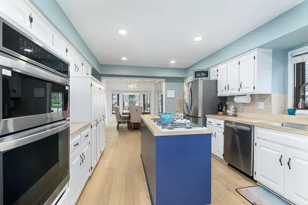 12434 W 85TH TER, Lenexa, KS 66215