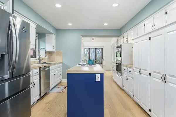 12434 W 85TH TER, Lenexa, KS 66215