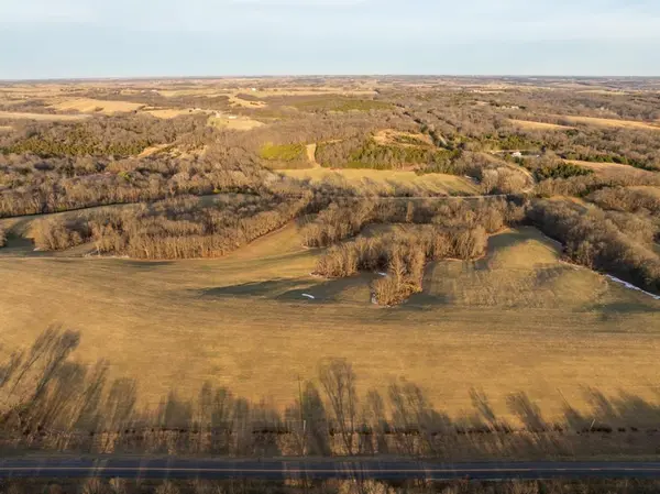 24624 T HWY, Milan, MO 63556