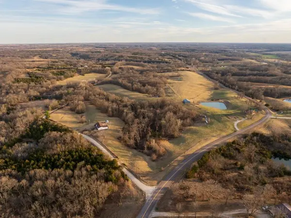 24624 T HWY, Milan, MO 63556
