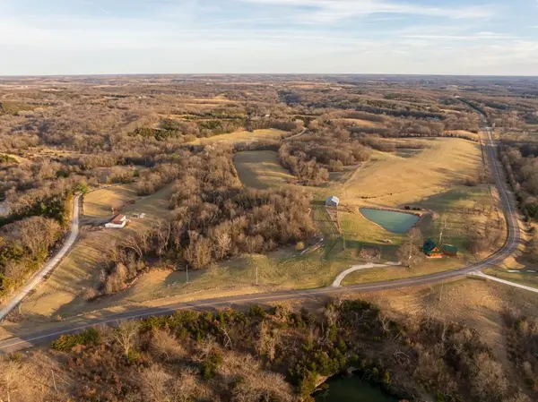24624 T HWY, Milan, MO 63556