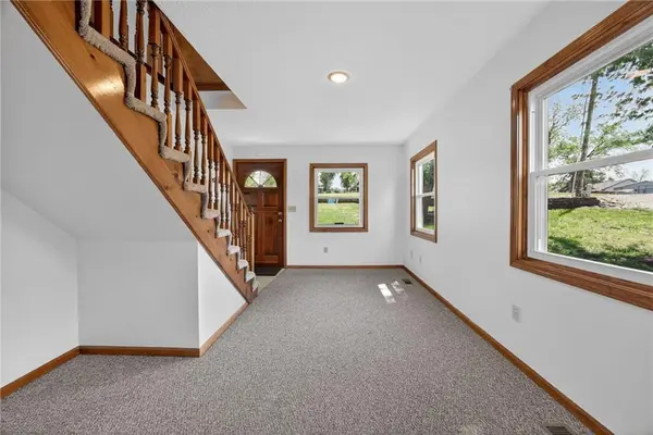 29320 W 153rd TER, Gardner, KS 66030