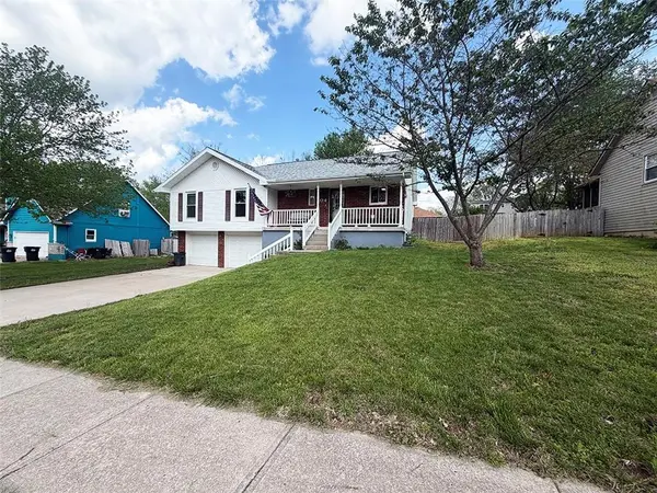 404 NW 39th ST, Blue Springs, MO 64015