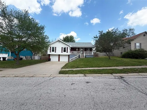 404 NW 39th ST, Blue Springs, MO 64015