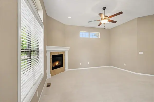 15671 S Hillside ST #2303, Olathe, KS 66062