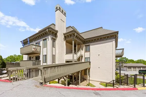 301 E Partridge AVE #K, Independence, MO 64055
